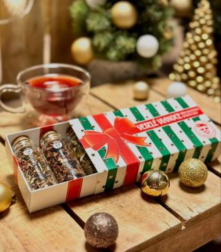 Chuť, vôňa a nálada Vianoc v jednej krabičke. Krajší vianočný darček dnes nenájdeš 🎄🎄🎄 #veselycaj #vesely #caj #čaj #tea...